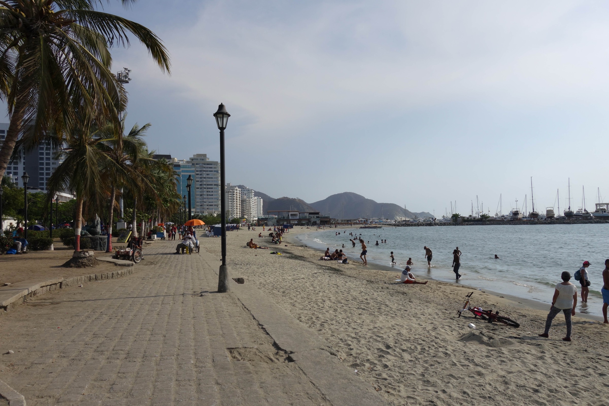 Strandpromenade i Latin-Amerika